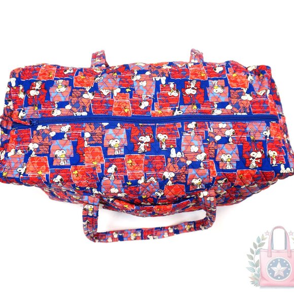 NEW ❤️ vera bradley Snoopy's House Peanuts Large Duffel Red Blue - Picture 2 of 5
